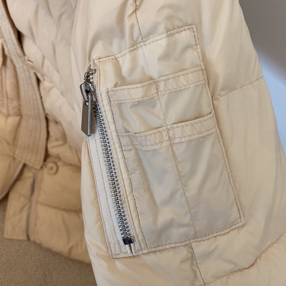 GAP beautiful, LIKE NEW, winter white parka size Medium - Picture 6 of 6